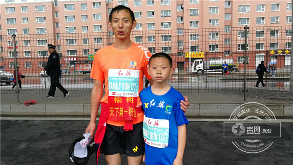 杜伟国和杜任鹏父子.png 杜伟国和杜任鹏父子.png