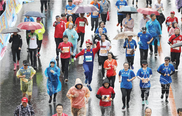 雨一直下,但这丝毫无法阻碍长春人的热情.png 雨一直下,但这丝毫无法阻碍长春人的热情.png