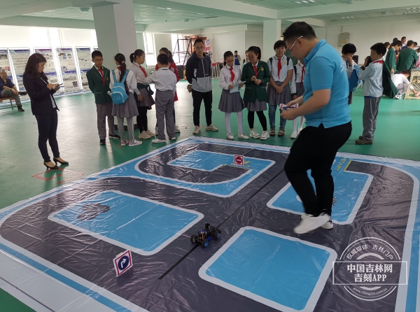 首届中国科学院长春分院“启明星”校园科学节开幕.jpg 首届中国科学院长春分院“启明星”校园科学节开幕.jpg