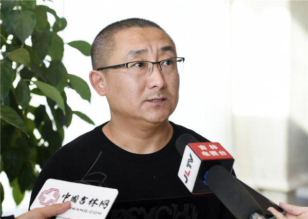 郭明亮哥哥跟记者讲述弟弟的过往 郭明亮哥哥跟记者讲述弟弟的过往