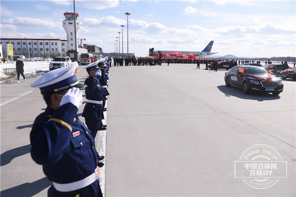 英雄回家.jpg 英雄回家.jpg