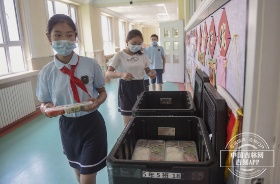 ZQL_2830.jpg ZQL_2830.jpg