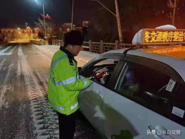 开展打击酒驾醉驾严重交通违法行为统一行动 开展打击酒驾醉驾严重交通违法行为统一行动