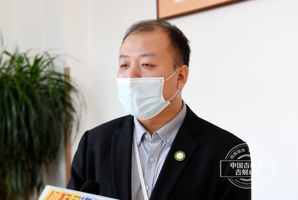 曹斌.jpg 曹斌.jpg