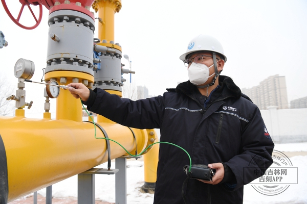 LUO_3406.jpg LUO_3406.jpg