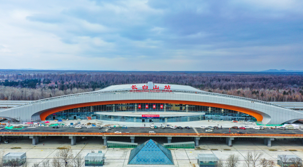 长白山高铁站124326.jpg
