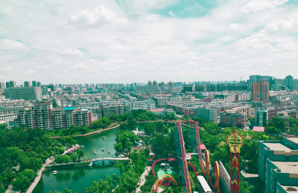 儿童公园摩天轮视角下的长春 图虫创意