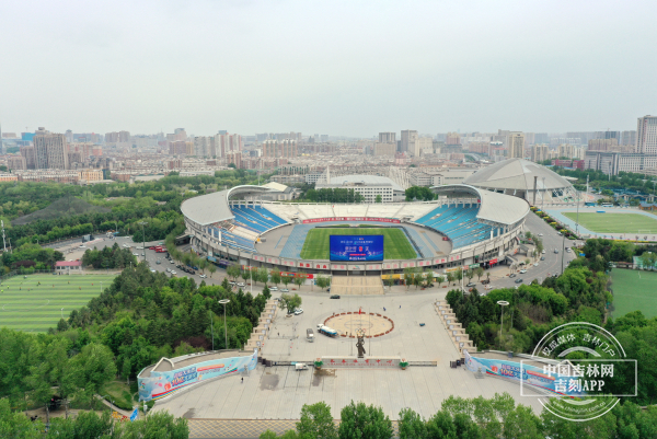 长春体育中心（罗浩）.jpg