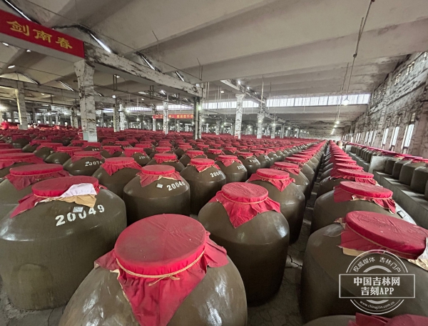 `UX_LISX8T`L38@AAUA$T@F.jpg `UX_LISX8T`L38@AAUA$T@F.jpg