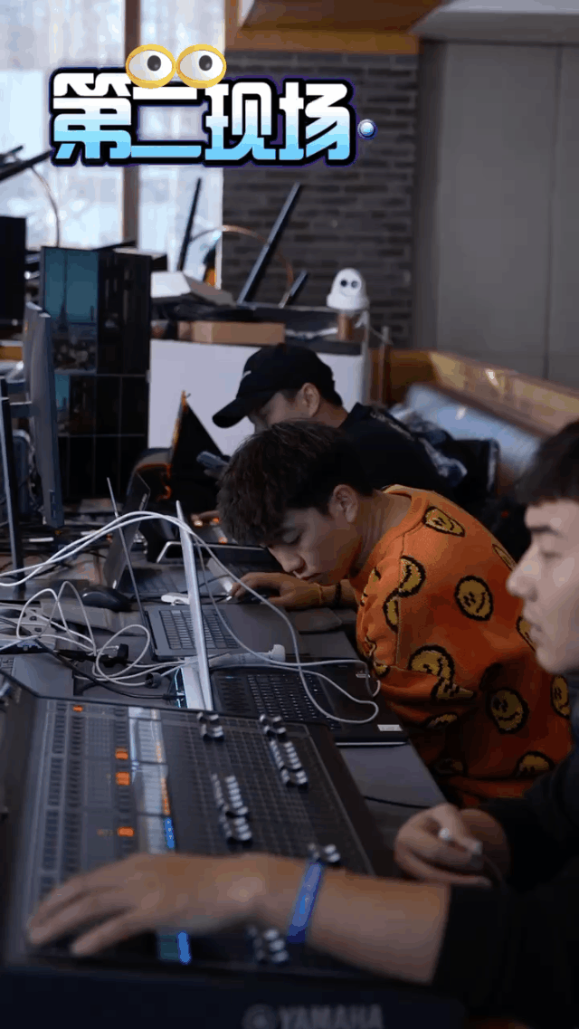 2F5BEE69-37CA-488E-BC6F-726A82D63C55.gif 2F5BEE69-37CA-488E-BC6F-726A82D63C55.gif