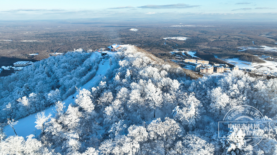长白山万达滑雪度假区 郭亮.jpg