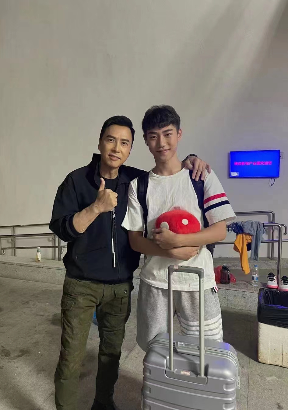 2125694976.jpg 2125694976.jpg