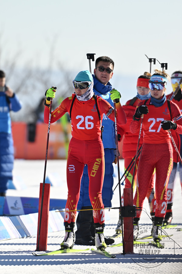 滑雪比赛22_副本.jpg 滑雪比赛22_副本.jpg