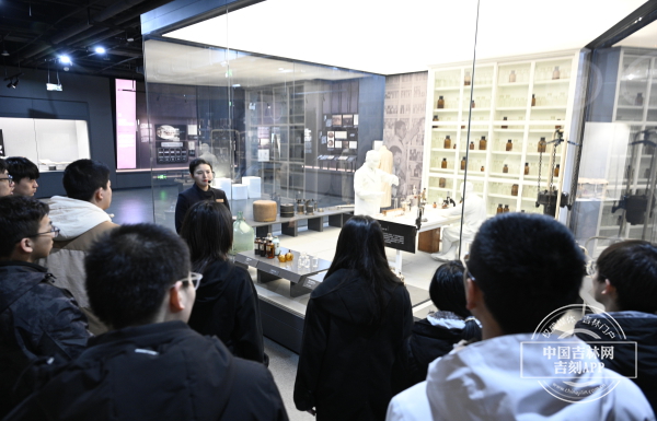 图片4.jpg 图片4.jpg