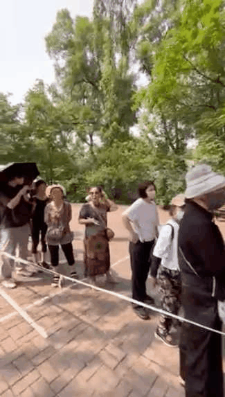 3B7C82F2-34BB-47D0-911E-E12A6639BC98.gif 3B7C82F2-34BB-47D0-911E-E12A6639BC98.gif