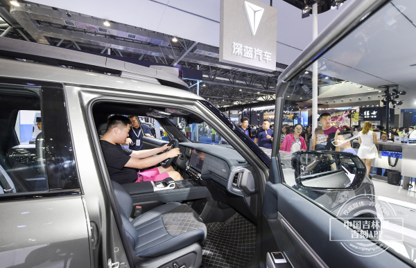 深蓝.jpg 深蓝.jpg