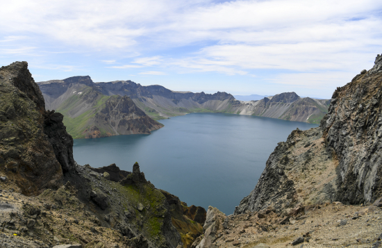 2022.7.28 长白山天池 摄影:罗浩.jpg 2022.7.28 长白山天池 摄影:罗浩.jpg