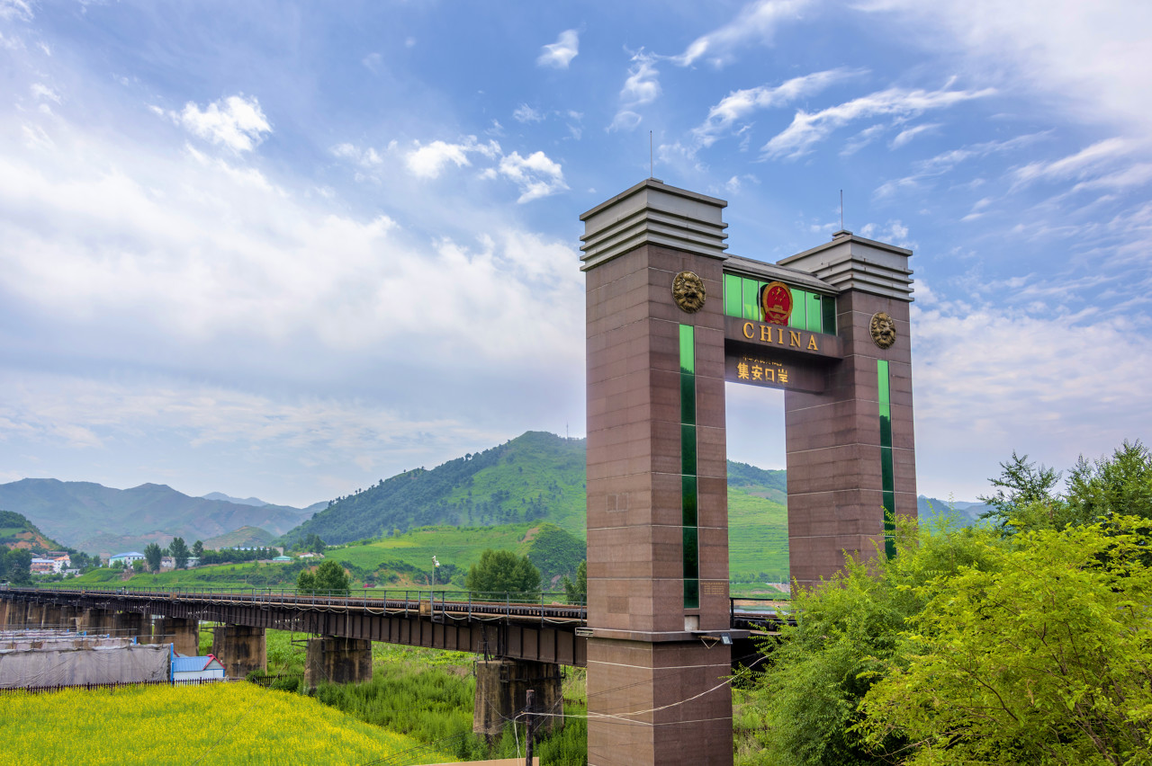 鸭绿江国境铁路大桥.jpeg 鸭绿江国境铁路大桥.jpeg