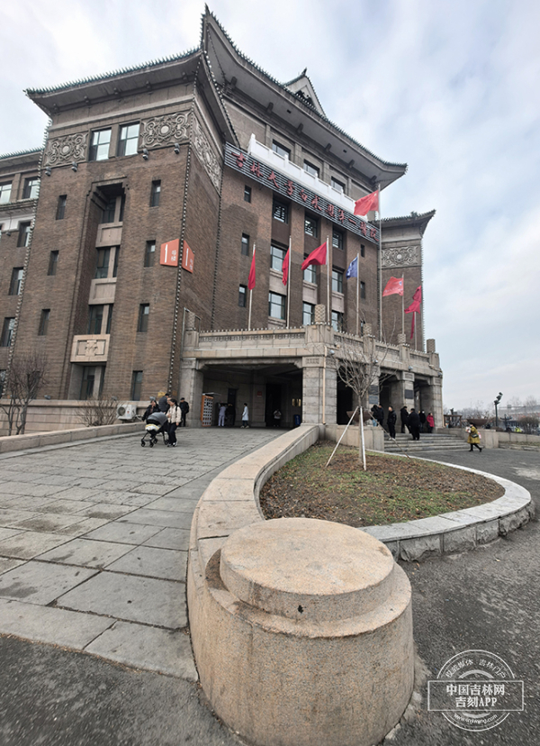 710525.jpg 710525.jpg