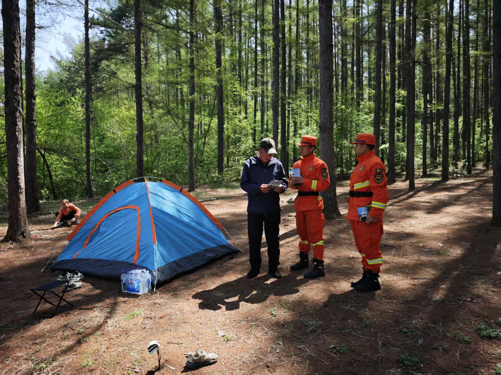开展消防检查和安全巡查 (2).jpg 开展消防检查和安全巡查 (2).jpg