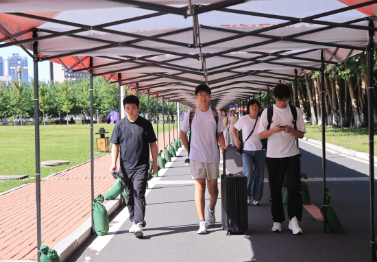 C081DC4572B3621710827341FF0_96761156_822052.jpg C081DC4572B3621710827341FF0_96761156_822052.jpg