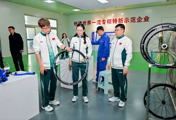Employees and athletes participating in a sports event