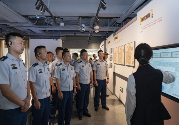 组织参观见学 (2).JPG