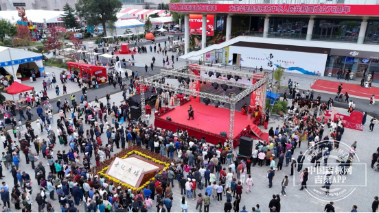 国庆华诞遇中秋 吉林市世纪广场128.png