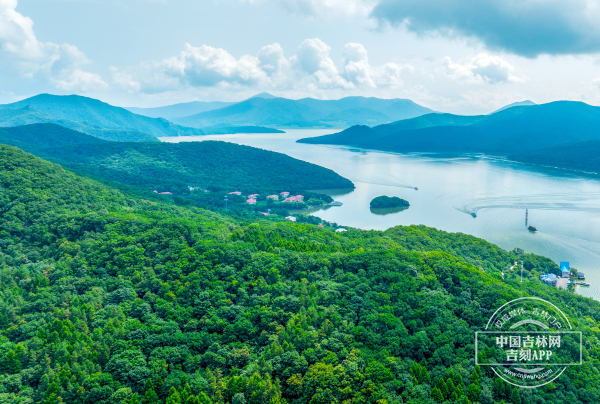 吉林市松花湖 罗浩.jpg 吉林市松花湖 罗浩.jpg