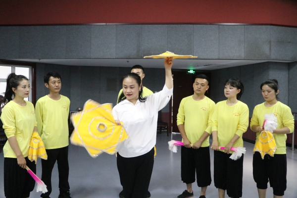 四平市 敬业奉献 赵丹丹工作照4.jpg 四平市 敬业奉献 赵丹丹工作照4.jpg