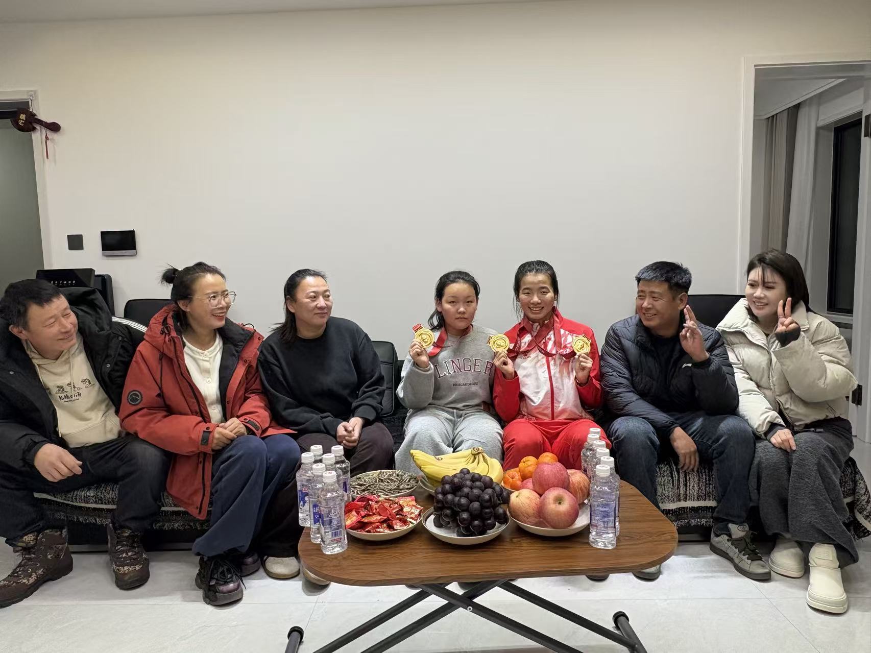 合影.jpg 合影.jpg