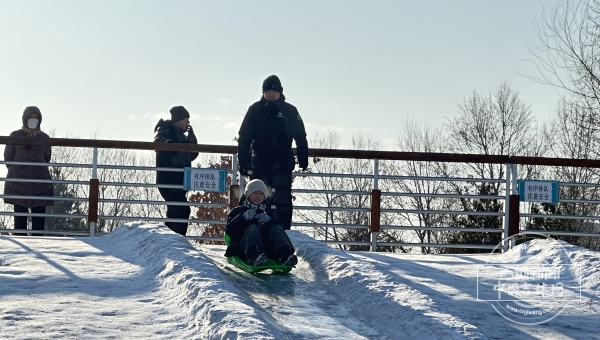 雪滑梯.jpg