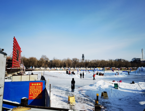 南湖公园冰雪大世界 (2).jpg