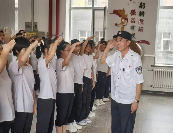 四平市 助人为乐 赵志军 工作照4.jpg 四平市 助人为乐 赵志军 工作照4.jpg