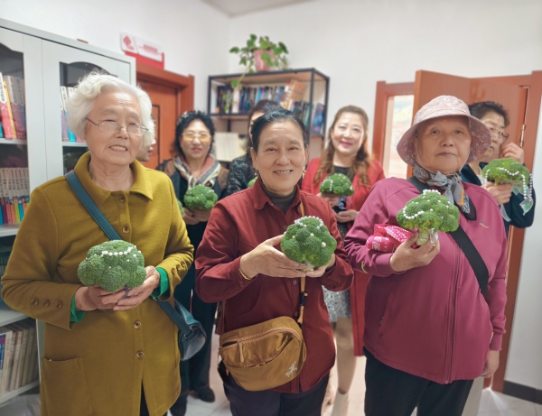 2.民强社区蔬菜花束diy2.jpg