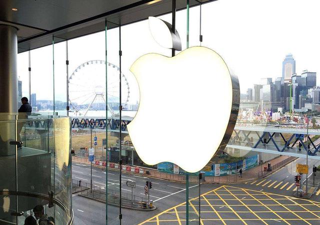 用户再被坑！iPhone 8购机当晚屏幕松动，苹果售后不退不换不修……