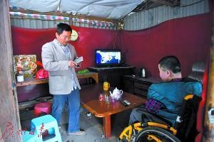 河南老乡十年前舍身救人 如今抑郁生活困窘