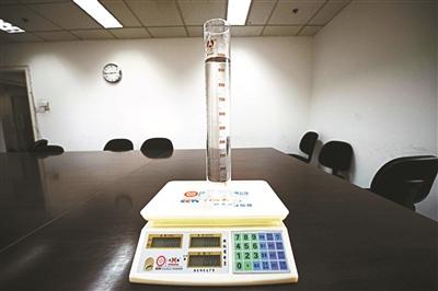 网售遥控电子秤20米外可增重 律师:或涉刑责