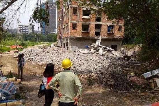 媒体:深圳最牛钉子户挺了10年是公民财产权胜利