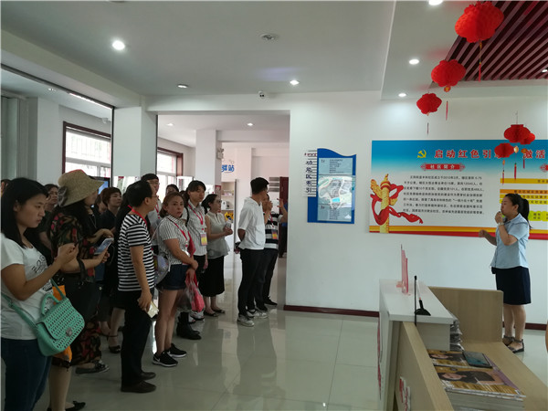 团省委组织各市州大队辅导员培训班100余人走进丰和社区新时代传习所参观学习 团省委组织各市州大队辅导员培训班100余人走进丰和社区新时代传习所参观学习