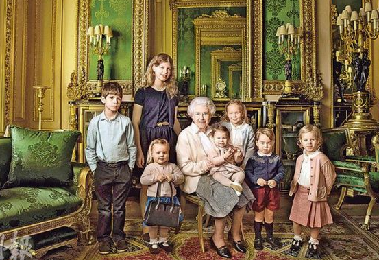 英女王的四个子女图片
