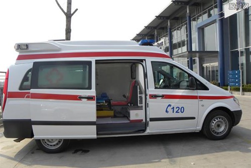 救护车收费站被拦(网络配图)