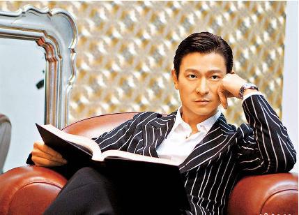 刘德华全家近照曝光，看完这照片就知道华仔为什么那么受人尊敬了