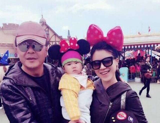 19岁夺世界冠军退役后嫁“黑道大哥”，患癌12年老公不离不弃