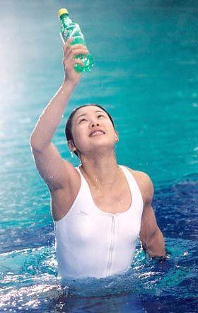 为何24岁跳水皇后退役后嫁给身价上亿的老头，她的回答让人深思