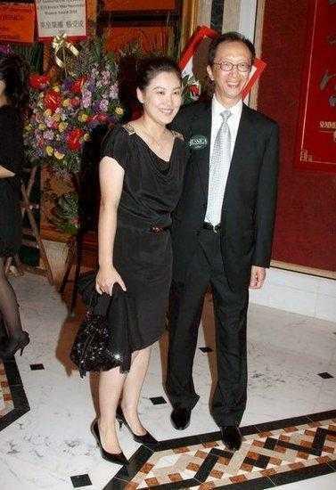 为何24岁跳水皇后退役后嫁给身价上亿的老头，她的回答让人深思